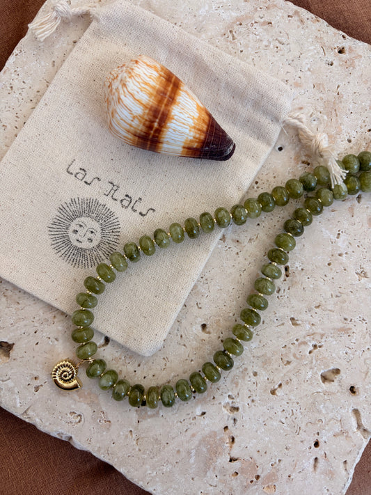 Cucumber Tide Nautilus Necklace
